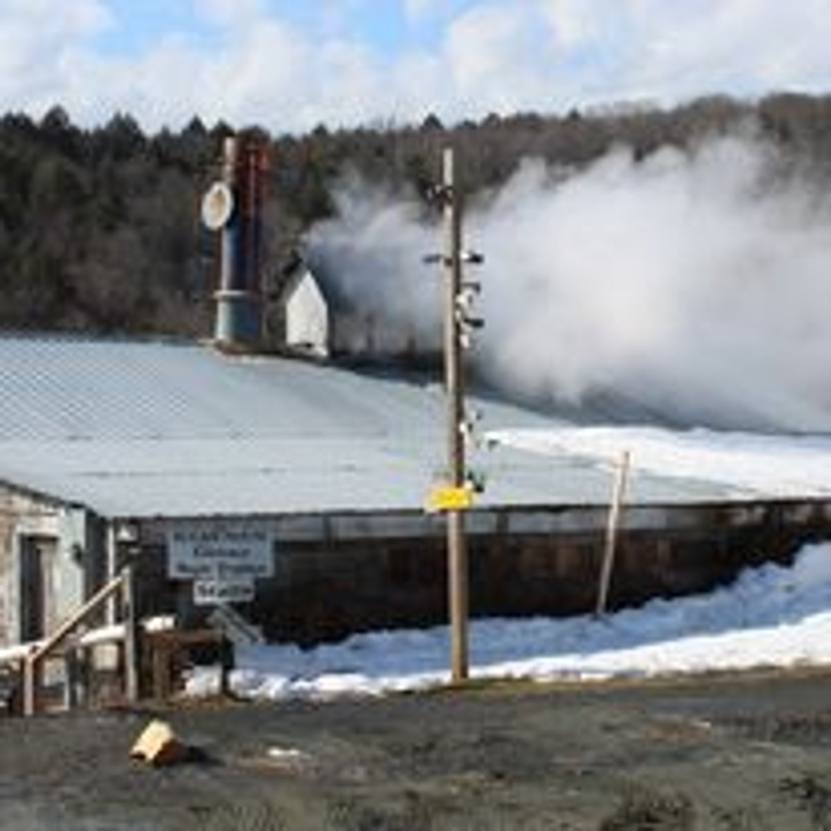 SleepWoodstock's tweet photo. Maple Open House—Sugarbush Farm Maple &amp; Cheese Farm—This weekend
Free cheese &amp; maple syrup samples. Take the sugarhouse tour, see how maple syrup is made, take the maple walk, &amp; more. Save 10% with our Local Deal Sheet. https://t.co/5xt4oDgP4R
Friday Nite Available—Book Now! https://t.co/ujMzjX3hxm