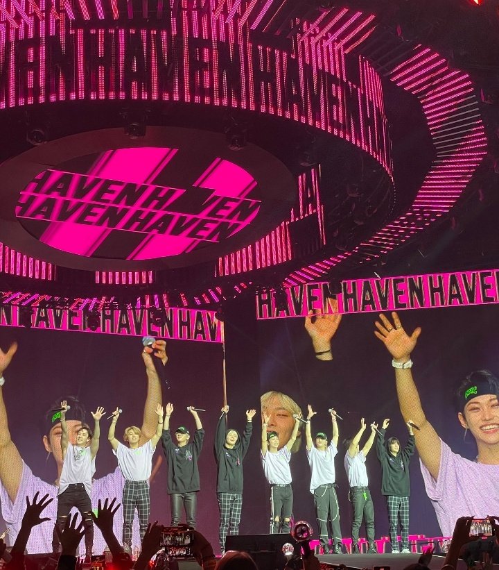 hyunothinker's tweet photo. this is my world, our world https://t.co/dXygxprz4A