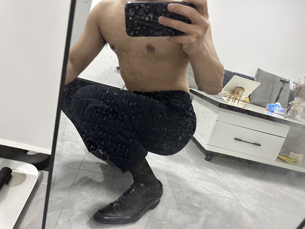 oliver70617469's tweet photo. 我服了 太长时间没碰男人了 每天都想飞 https://t.co/P9XUoemXkZ