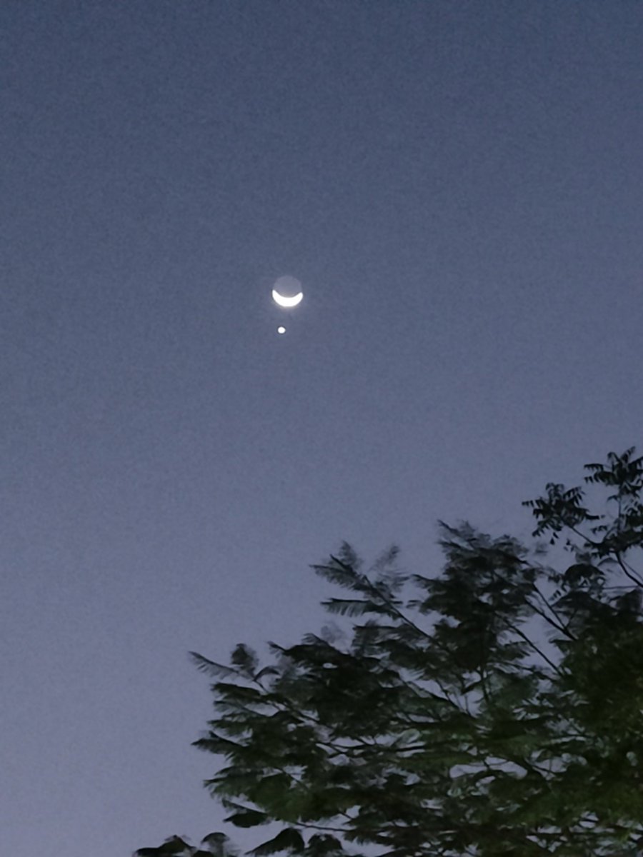 Sumit1882's tweet photo. #Moonstar #captured 🌙 ⭐ https://t.co/gBfNshPDXg