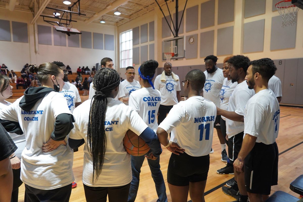 PlainfieldBOE's tweet image. Congratulations Hubbard Middle School on their victory in the Hubbard vs. Maxson staff Basketball game!  @ppsd_supt @hanae_wyatt @Mr_Cameron_Cox @hrplainfieldnj 

#movingplainfieldpublicschoolsforward #basketball #Hubbard #maxson