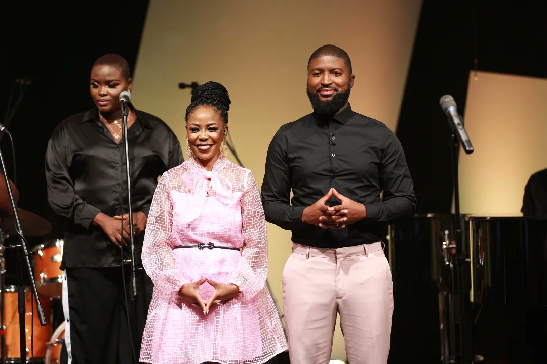 ONEGospel's tweet photo. Thank you so much tuning into our 2nd episode of #1GEasterSpecial 📺

We certainly hope you were edified.🤲🏼 

See you all next week. 👋🏾 

#OneGospel #EasterSpecials #RoadToEaster https://t.co/rHbR8PWdyh