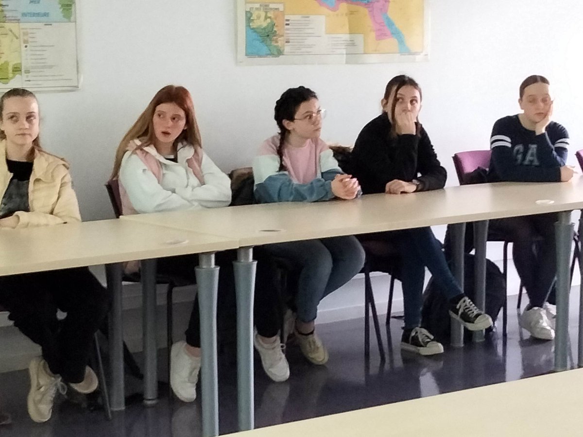 Opération 10 de conduite au collège pour les élèves de 3ème. Une façon très intéressante d’investir son Parcours Citoyen. Merci aux partenaires.