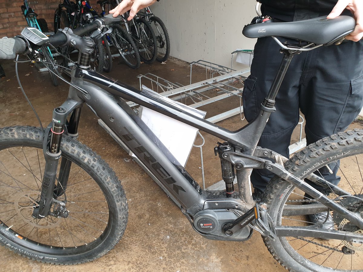 PSOSEastLothian's tweet image. Police recovered this bike at an address while dealing with a separate incident; it is believed to be stolen.

If you have any helpful information or believe this bike is yours, please contact us via 101 or attend Dalkeith Police Station, Midlothian.