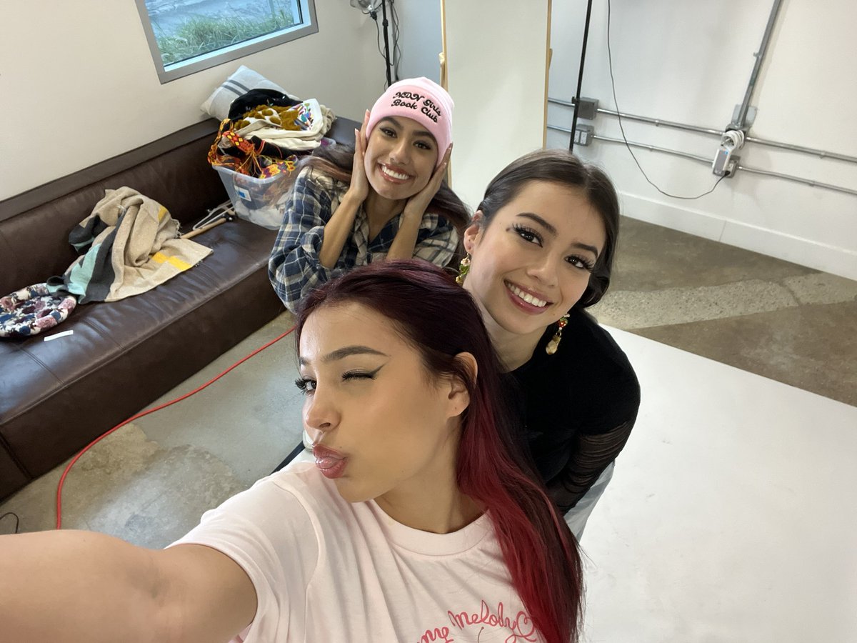 KinsaleDrake's tweet photo. today is the day :)

ndn girls book club website goes live at 11am pst :) can’t wait to share all I’ve been planning<3 https://t.co/m9kYtHdKwf