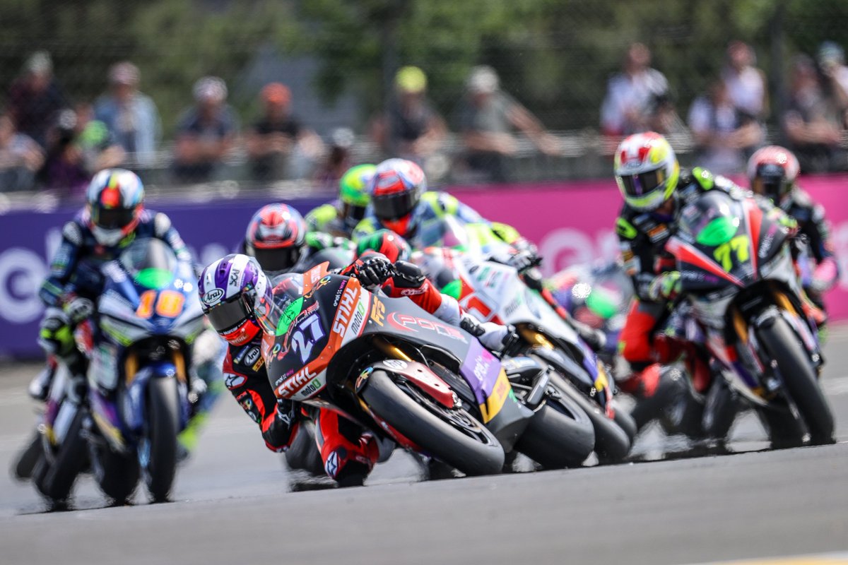 MotoEofficial's tweet image. 🇫🇷🔙 It surely was a spectacular weekend in Le Mans for the #MotoE riders in 2022! 

@DomiAegerter77 won the second #MotoE race by beating Mattia Casadei and @NickCanepa59 , also on the podium. @ericgranado was 5th in the race, right behind Zannoni🔋⚡

#2022recap