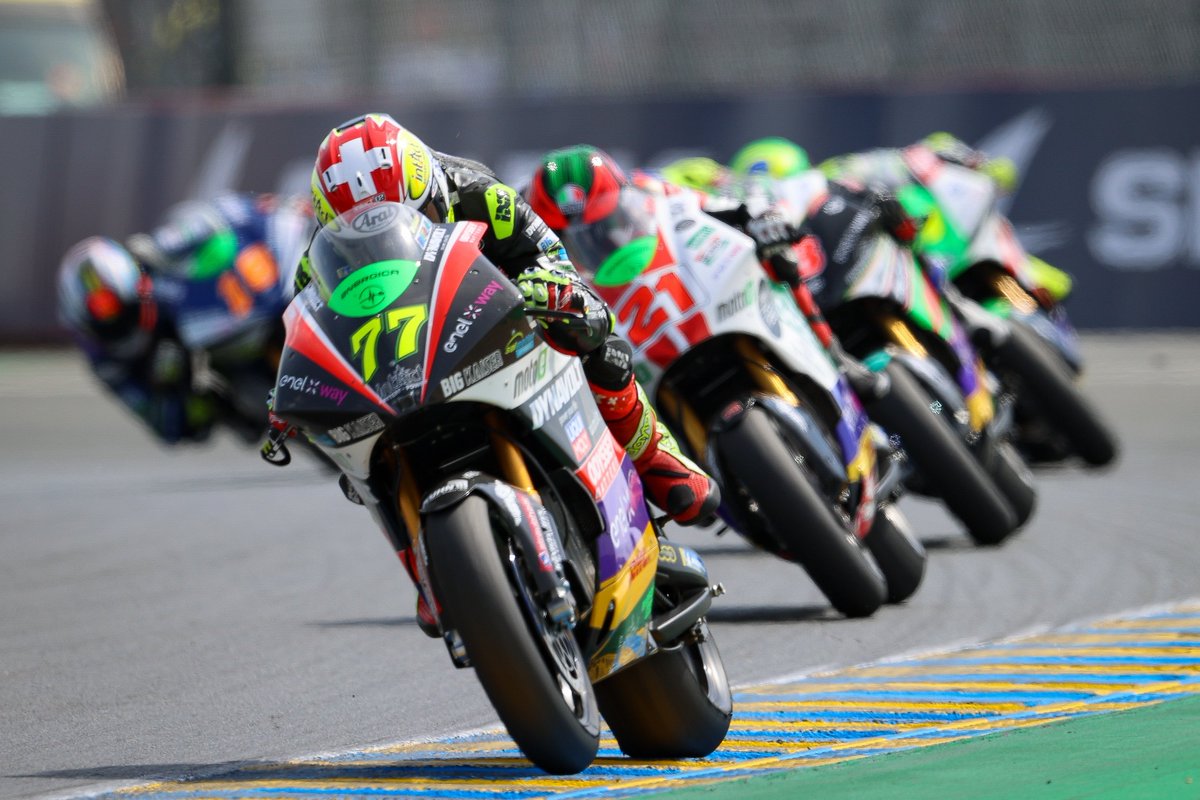 MotoEofficial's tweet image. 🇫🇷🔙 It surely was a spectacular weekend in Le Mans for the #MotoE riders in 2022! 

@DomiAegerter77 won the second #MotoE race by beating Mattia Casadei and @NickCanepa59 , also on the podium. @ericgranado was 5th in the race, right behind Zannoni🔋⚡

#2022recap