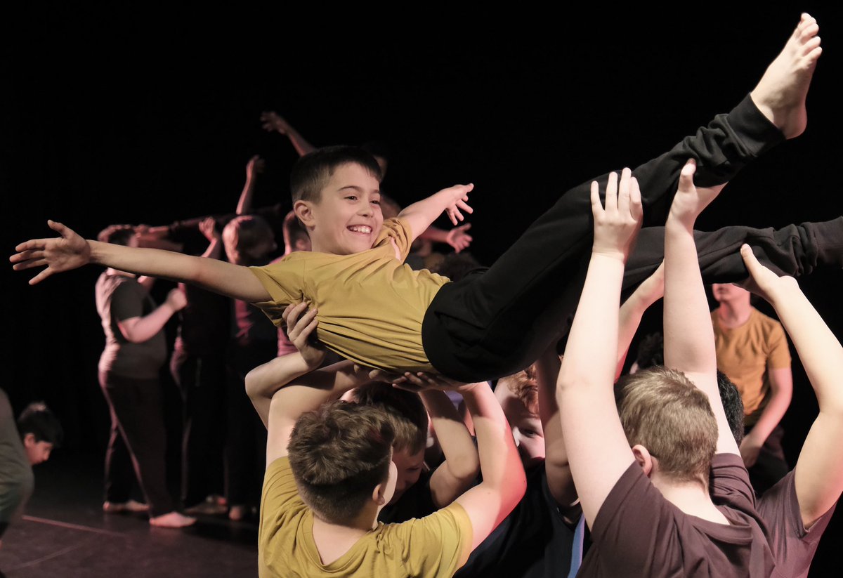 DUYorkshire's tweet photo. On Tuesday 21st March at @bradfordtheatre our young men took to the stage to perform to a packed theatre. Brilliant to see the dancers fully engaged and showing such strength and power in their performance. 📸 Brian Slater
#DUxY #boysdance #cityofculture #bradford2025 https://t.co/SXzvC7JN1w
