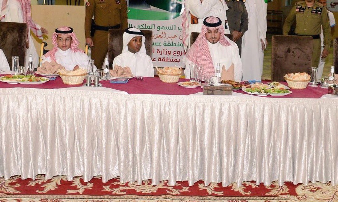 hrhpmmugrin's tweet photo. اللهم افسح له في قبره ، اللهم 
اسكنه الفردوس الأعلى اللهم اجعله 
في نعيم دائم غير منقطع ودار خلدٍ
تحت ظل الرحمن ، اللهم اجعل
رمضان #منصور_بن_مقرن في
جنانك اجمل اللهم طيّب قبره
وآنس وحشته يارب العالمين ،
اللهم اغفر له وارحمه يا حي يا قيوم
لا تنسوه من دعائكم 
#Ramadan https://t.co/qvkYsd4UO8