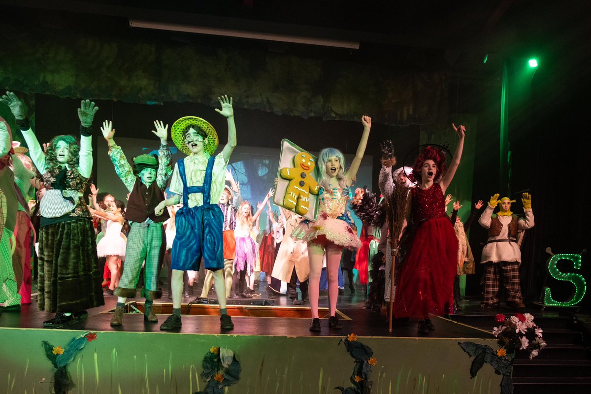 Spectacular! The best show Holmewood has ever seen, huge congratulations to Mr Brackenborough and everyone involved in the production. We are so proud of you!🎭 #shrekthemusical #schooldrama #proud #selfbelief