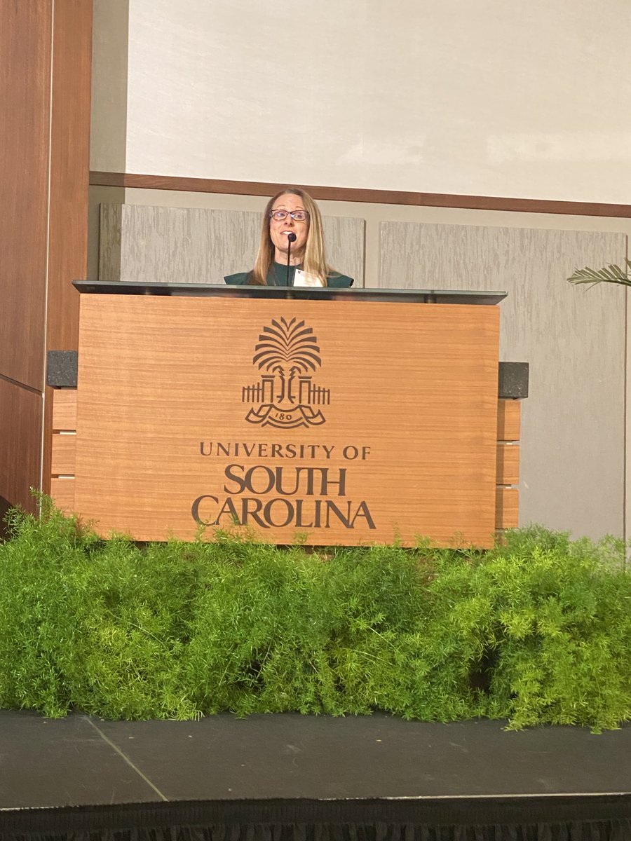 DEANUSCNURSING's tweet photo. #Cockcroft Fellow Ashley Ramsey presenting leadership project from @RoperStFrancis on mentoring program for new nurse managers @UofSCNursing https://t.co/yh6l18MEIJ