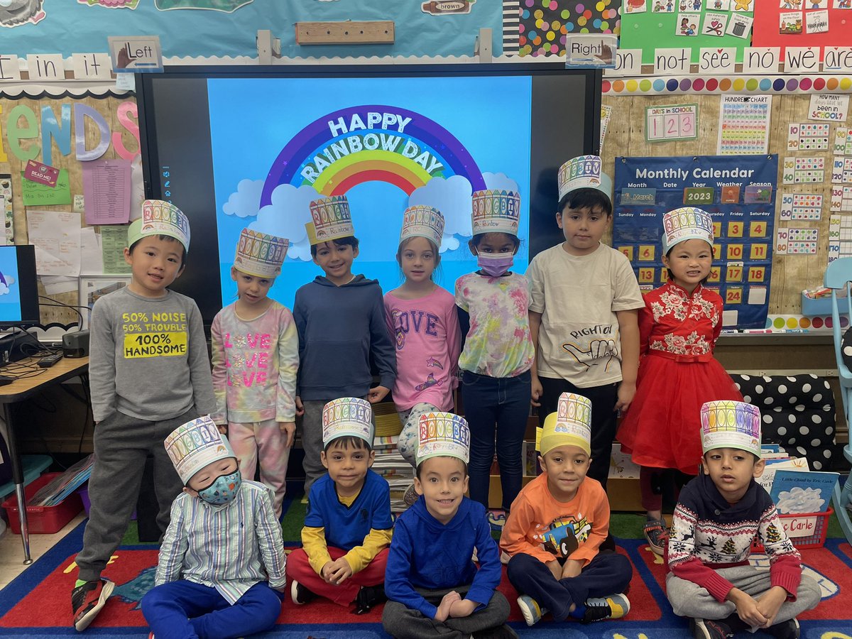 MsGuarasci's tweet photo. Happy 🌈 Rainbow Day from kindergarten! We loved sharing with our friends our favorite color! #proud2bnhpgcp @GCPelementary @NHPGCP https://t.co/MRHx6XJSLX