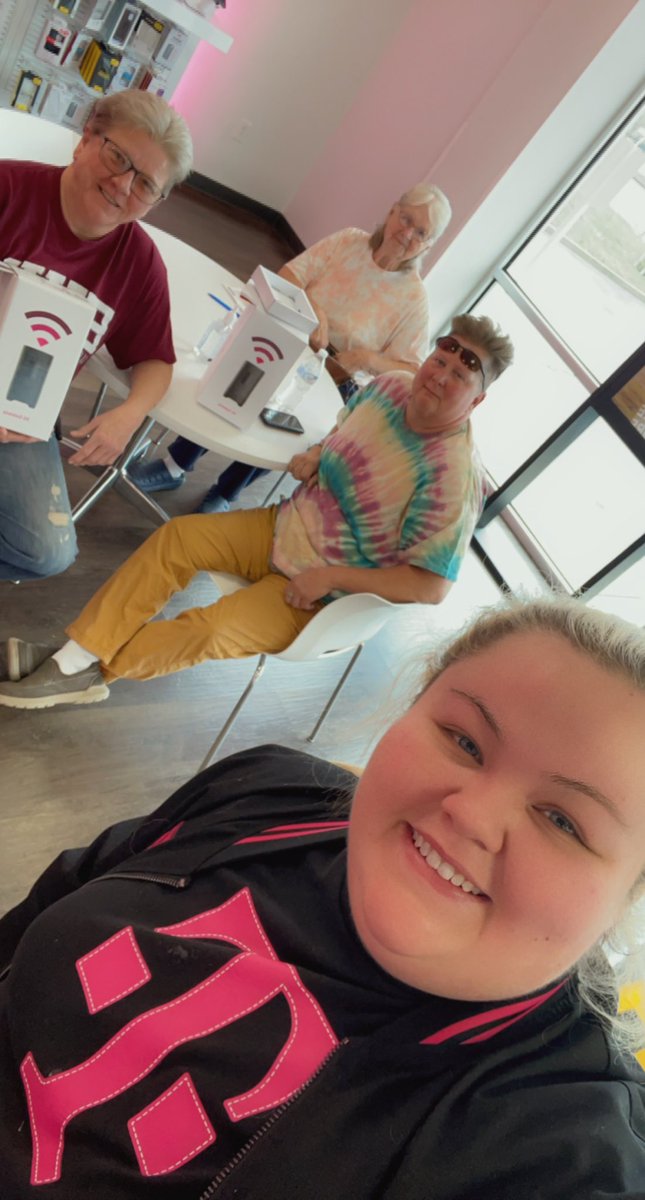 Tara Jones. tweet media