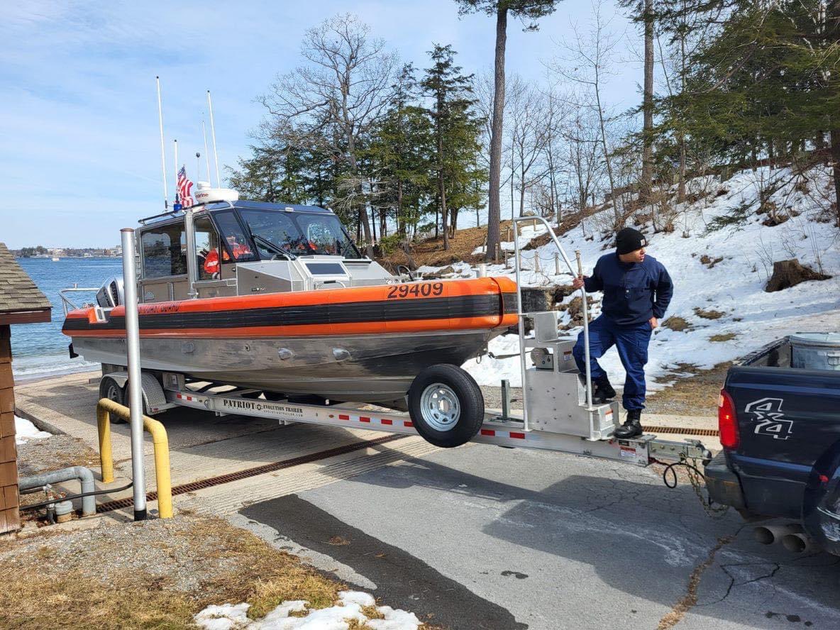 #FridayFromTheField
The end of ice season is near. #USCG crews around the #GreatLakes are starting to prepare for soft water season. STA Alexandria Bay has officially put their 29’ RBS’ back in the water! #LakeOntario #AlwaysReady