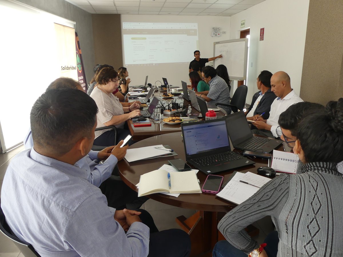 CoalicionPE's tweet image. La @CoalicionPE, la Alliance of Biodiversity International-CIAT [@BiovIntCIAT_esp]  y @proforest  realizan hoy, en las oficinas de @Solidaridad_LAT, un taller de manejo de la herramienta Global Forest Watch Pro (GFWP) para gestionar la trazabilidad de la deforestación en cacao.