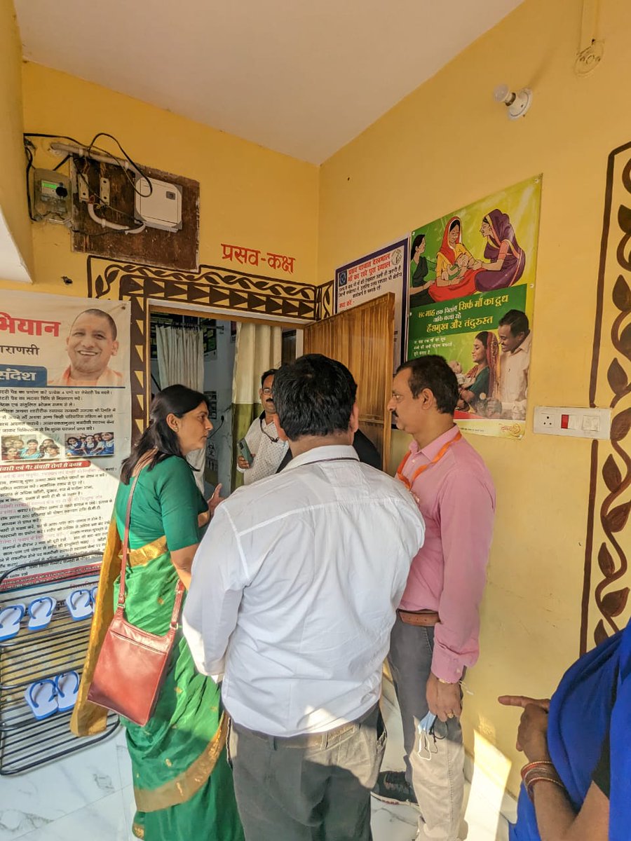 HWC_UP's tweet photo. Ms. Roli Singh, AS &amp; MD-NHM, @MoHFW_INDIA &amp; Soumya Swaminathan, Chief Scientist, @WHO visited @AyushmanHWCs Kardhana in Varanasi. They spoke with health workers about TB services, sputum transportation, and drug management.

Here are some glimpses📸

@nhm_up @ntep_UP @TbDivision https://t.co/u6pAm1oaP3