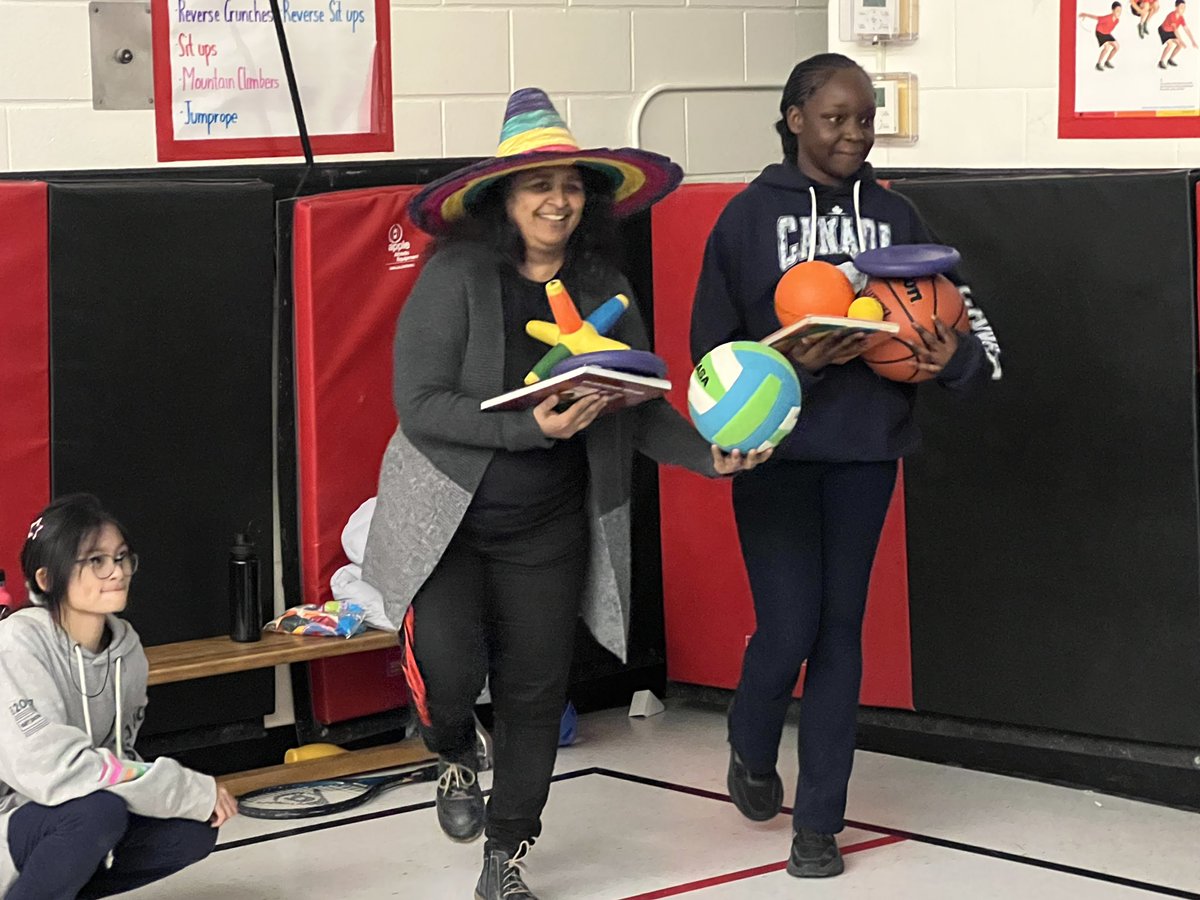 Amazing ECSLIT leaders <a href="/StLawrenceTCDSB/">@StLawrenceCSTCDSB</a> leading gr5-8 peers on balancing school/extracurricular @TCDSB_PAguiar P and VP got in on the fun too😊