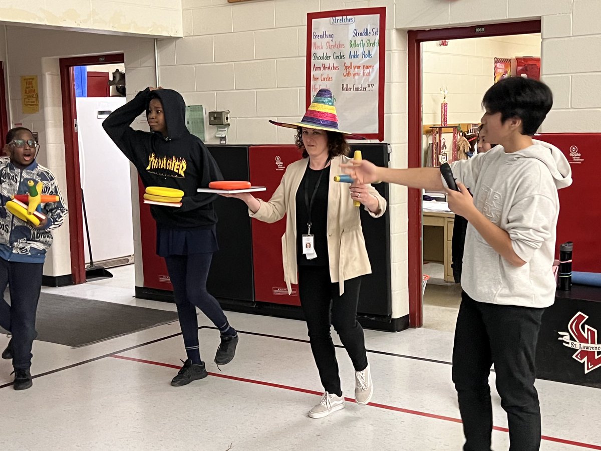 Di_march's tweet photo. Amazing ECSLIT leaders @StLawrenceTCDSB leading gr5-8 peers on balancing school/extracurricular @TCDSB_PAguiar P and VP got in on the fun too😊 https://t.co/eZyirI8Shb