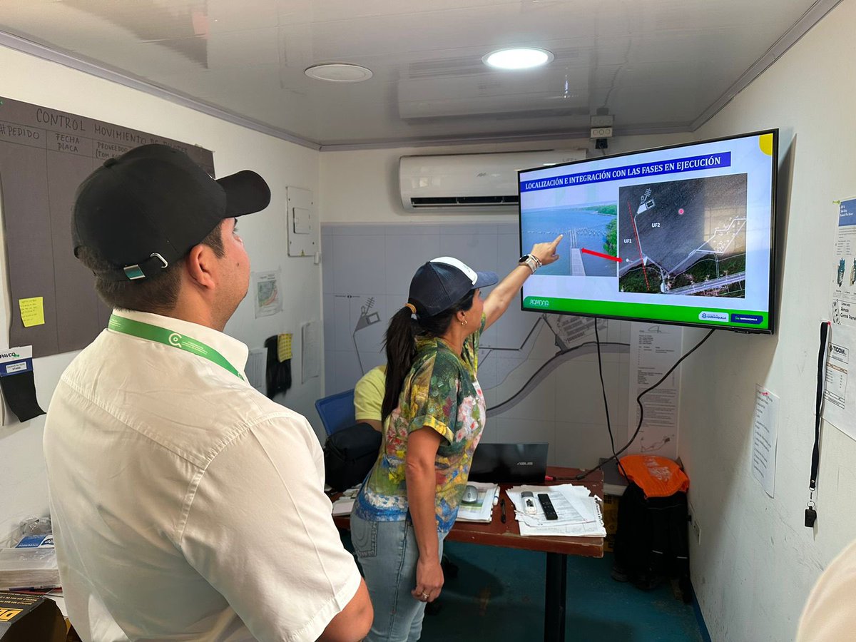 Recibimos la visita del Contralor Distrital Jairo Fandiño junto a nuestra gerente Angelly Criales en el proyecto Ecoparque Distrito Familiar, para la revisión, control y seguimiento de la obra. ¡Los barranquilleros están cada vez más cerca de disfrutar este tesoro natural!🙌🏼🌳