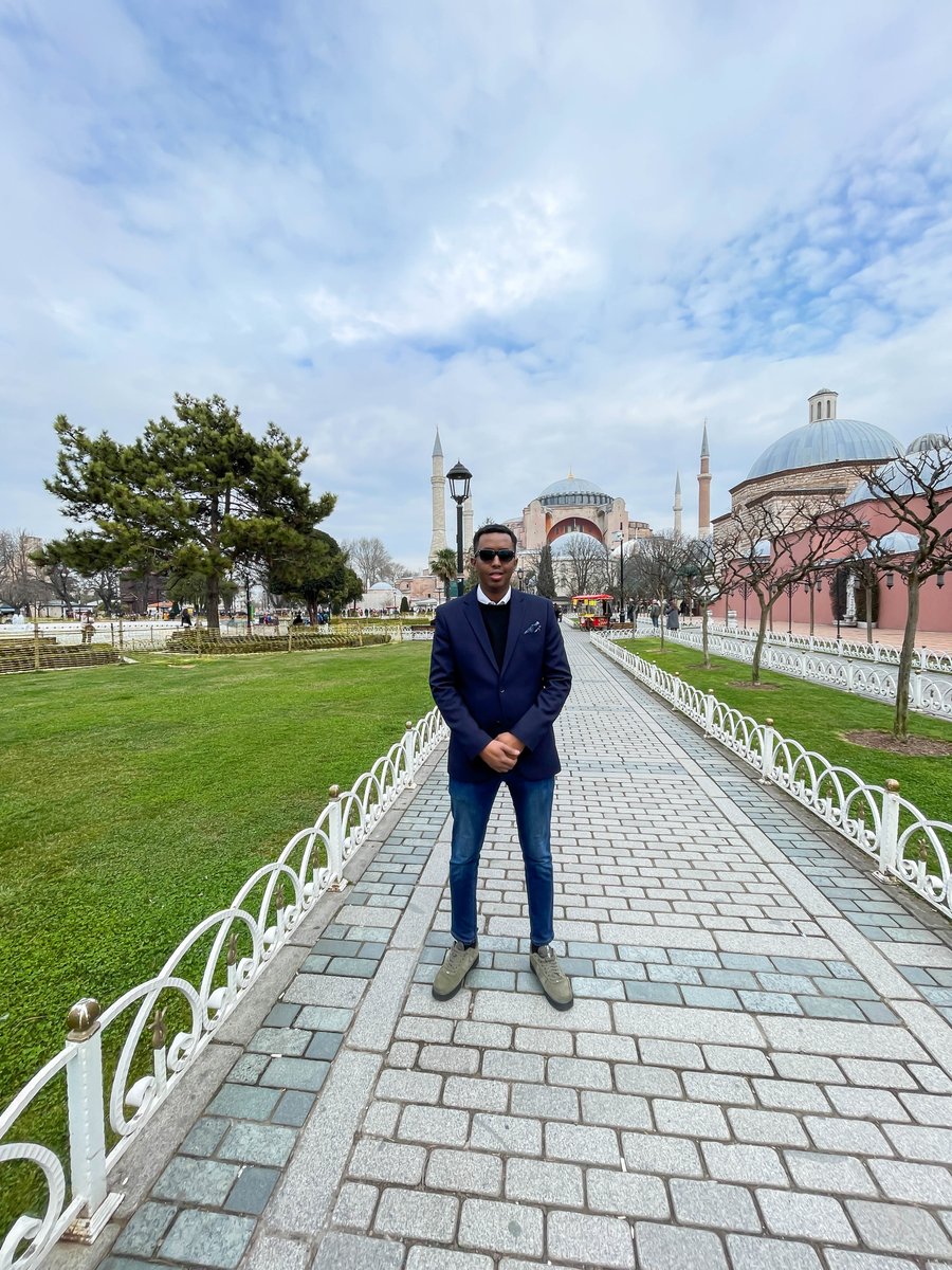 reallysomali's tweet photo. Hagia Sophia (Aaya Sofia) Bishii July Ee sanadii 2020 ayaa Maxkamad ku taalla dalka Turkigu xukuntay in dib loogu celiyo dhismahan markale Masaajidkii uu markii hore ahaa si loogu cibaadaysto, Farxad bay ii ahayd inaan soo booqdo goobtan taariikhiga ah – Ramadan Mubarak. https://t.co/ixrSCbxtWA