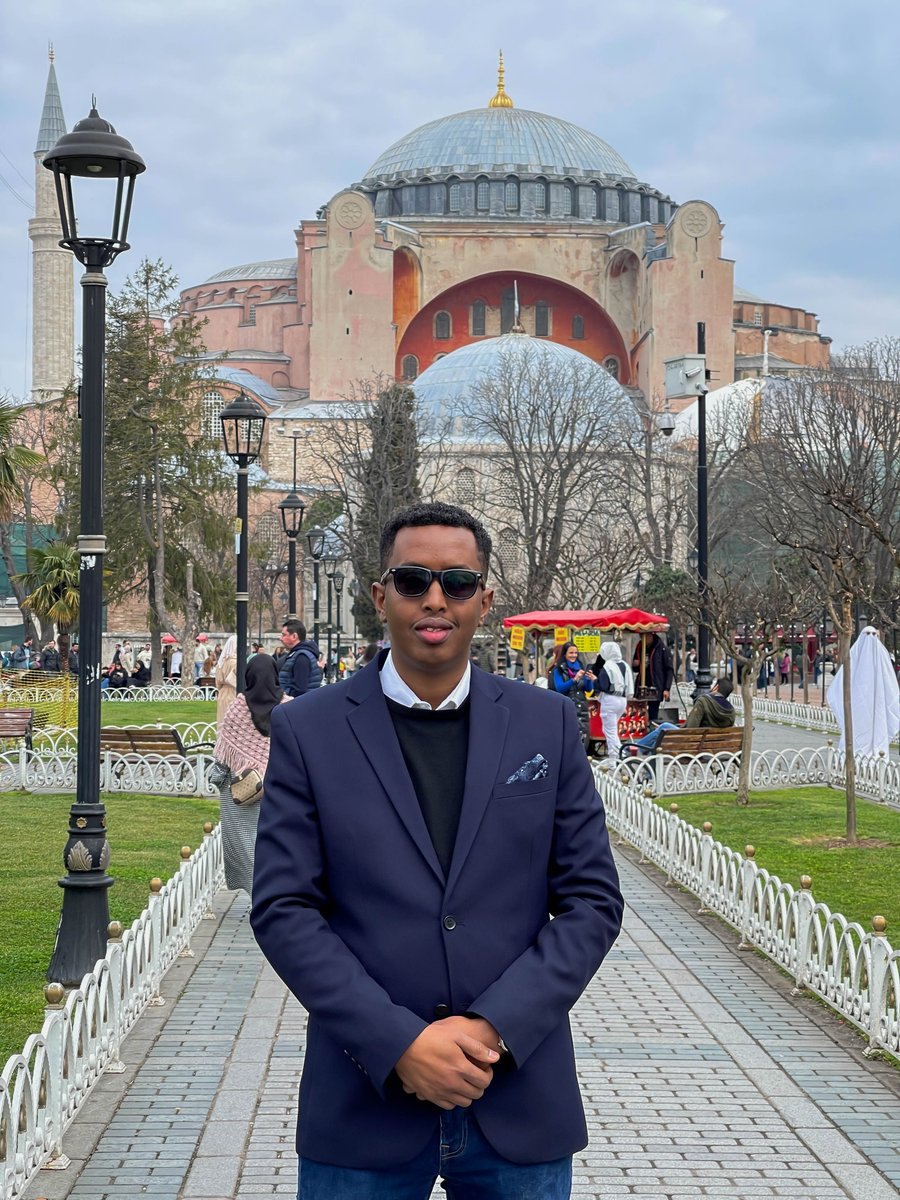 reallysomali's tweet photo. Hagia Sophia (Aaya Sofia) Bishii July Ee sanadii 2020 ayaa Maxkamad ku taalla dalka Turkigu xukuntay in dib loogu celiyo dhismahan markale Masaajidkii uu markii hore ahaa si loogu cibaadaysto, Farxad bay ii ahayd inaan soo booqdo goobtan taariikhiga ah – Ramadan Mubarak. https://t.co/ixrSCbxtWA