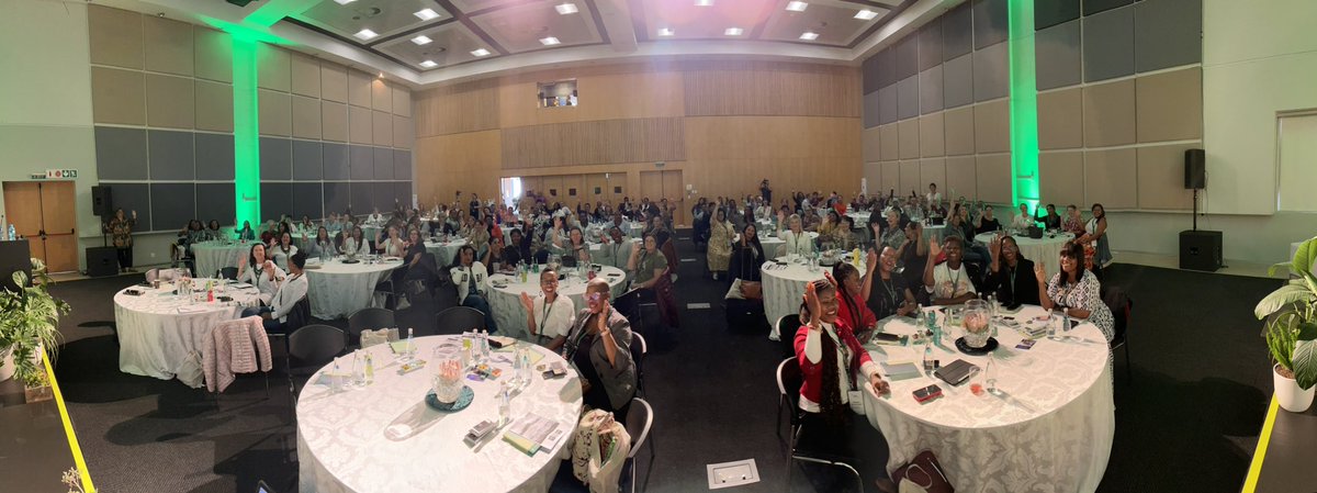 lucybrazier's tweet photo. Please wave good afternoon to the fabulous assistants from 17 different countries attending #ESLive in Cape Town over the next two days! #LiveisLifeChanging https://t.co/XHVYpL1rfF