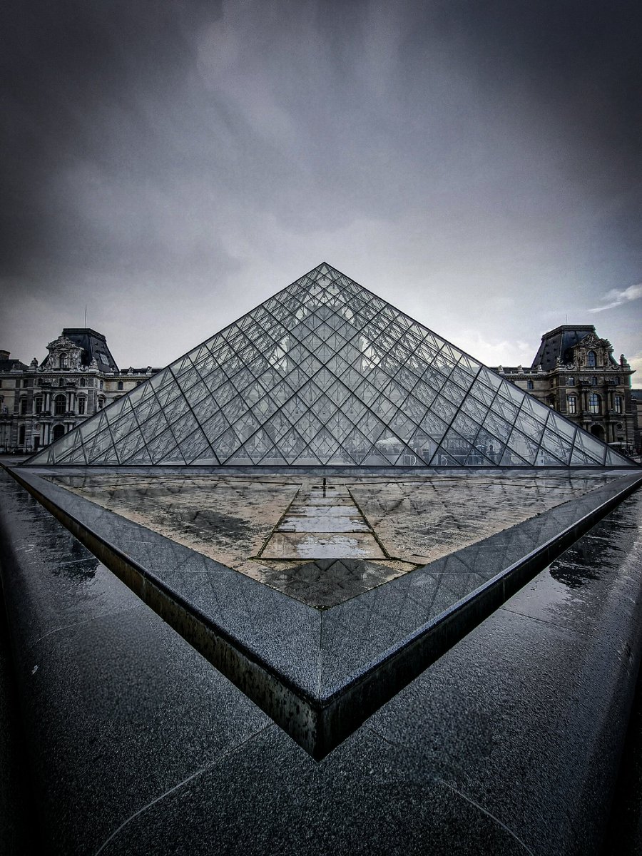 edavies781's tweet photo. A fine city ! #Paris https://t.co/V7DRomqFKm