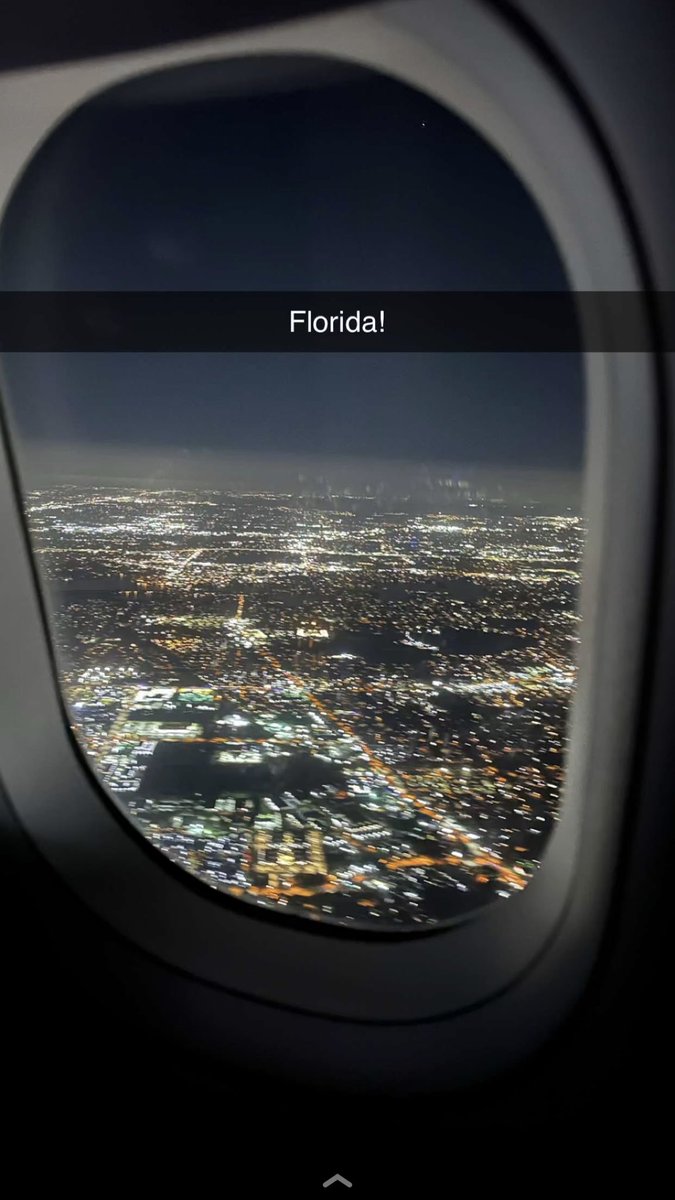 DnfUpdatesEsp's tweet photo. ¡George subió historias a snapchat!

💙 | https://t.co/0gnjE4zIMT https://t.co/J9qLNK56sB