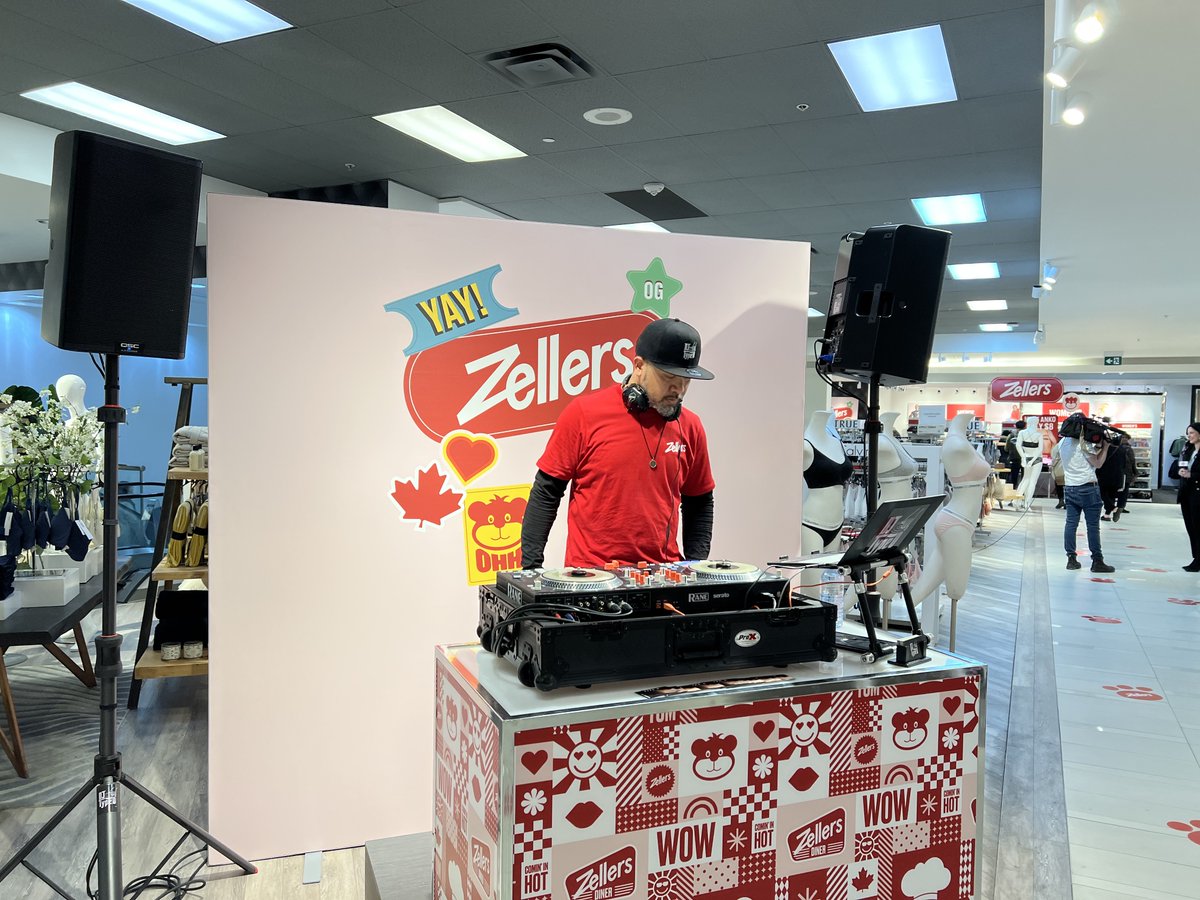 RedFlagDeals's tweet photo. The return of @Zellers is finally here! Here's what opening day looked like in Toronto. https://t.co/nj1mL0geQj https://t.co/vyT71lCOmV