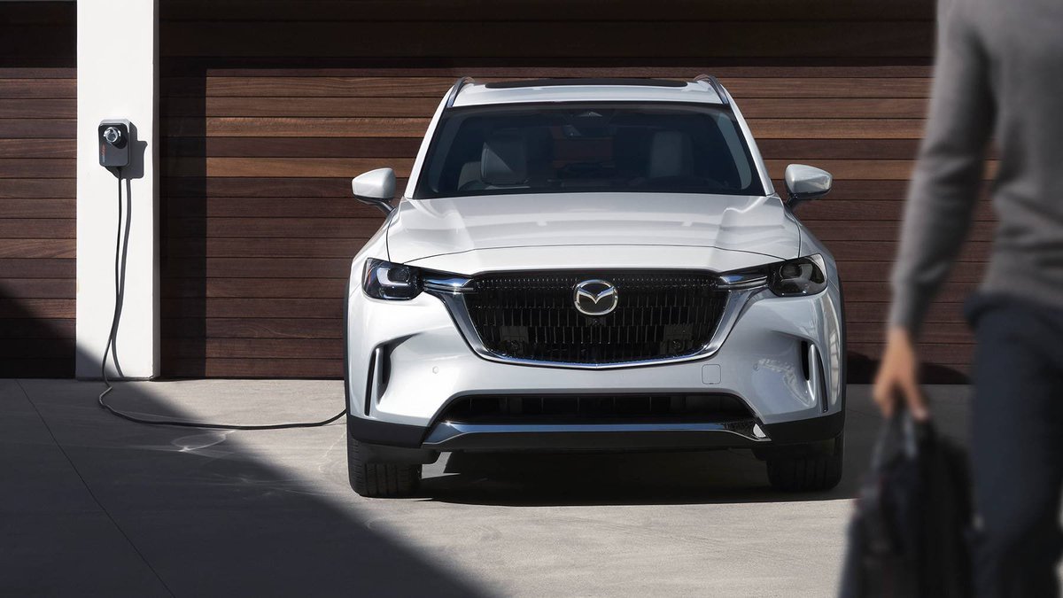 Kramer_Mazda's tweet photo. Designed as the ultimate expression of everything Mazda stands for, the first-ever Mazda CX-90 plug-in Hybrid electric vehicle was created to elevate every experience you share with it. Learn more about the all-new Mazda CX-90 at Kramer Mazda!

#Mazda #CX90 #Hybrid #Electric https://t.co/VG4Xs2MTUG