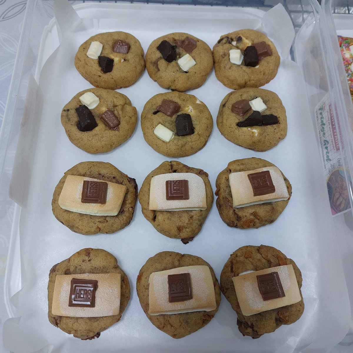 jennrevilla1121's tweet photo. Thank You po Papa God kasi nakalaban po tayo today, in the kitchen for almost 12 hours hahahahahah ang saya ๐
#passion
#baking
#mamalucys_ph
#formybestfriend
#ThankYouPapaGodMamaMaryKuyaJesusandalltheangelsandsaints https://t.co/2u2TdPSNFL