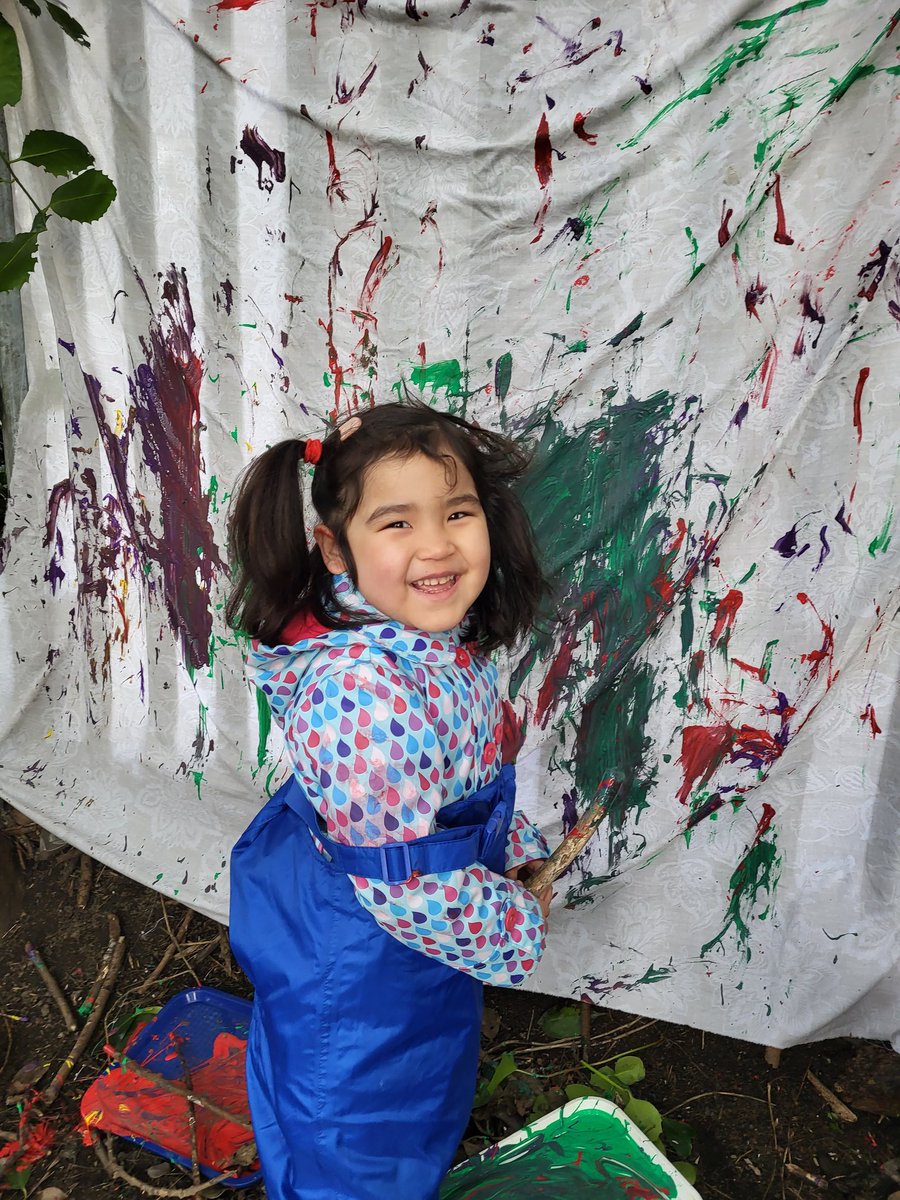 EYFSatStPhilips's tweet photo. Painting on a large scale with sticks of all shapes and sizes in the forest today. "It's the biggest painting ever!" A #forestschool #notastick @EYTagteam @BfdForestSchls @STPHILIPSCE @WeAreBDAT https://t.co/WyVL7m4883