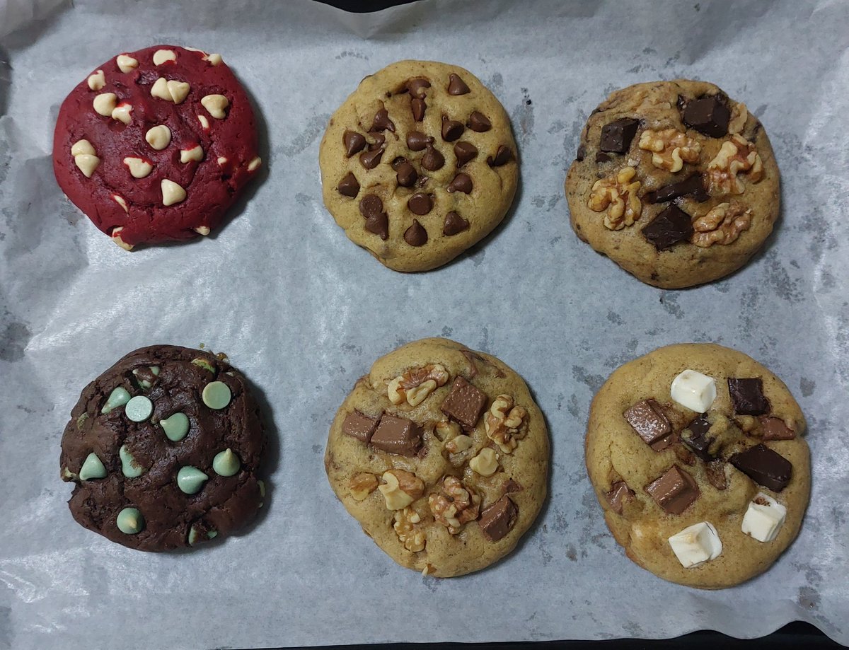 jennrevilla1121's tweet photo. Thank You po Papa God kasi nakalaban po tayo today, in the kitchen for almost 12 hours hahahahahah ang saya ๐
#passion
#baking
#mamalucys_ph
#formybestfriend
#ThankYouPapaGodMamaMaryKuyaJesusandalltheangelsandsaints https://t.co/2u2TdPSNFL