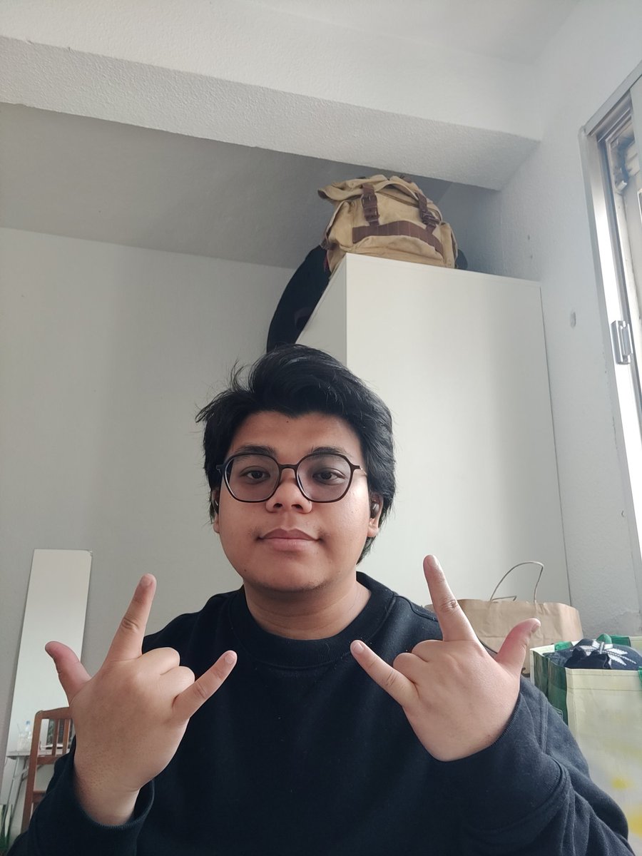 deejaedumlao's tweet photo. Proof of life tweet. Sayang blue check mark, benta ko kaya sa trolls? https://t.co/EwUdngTOag