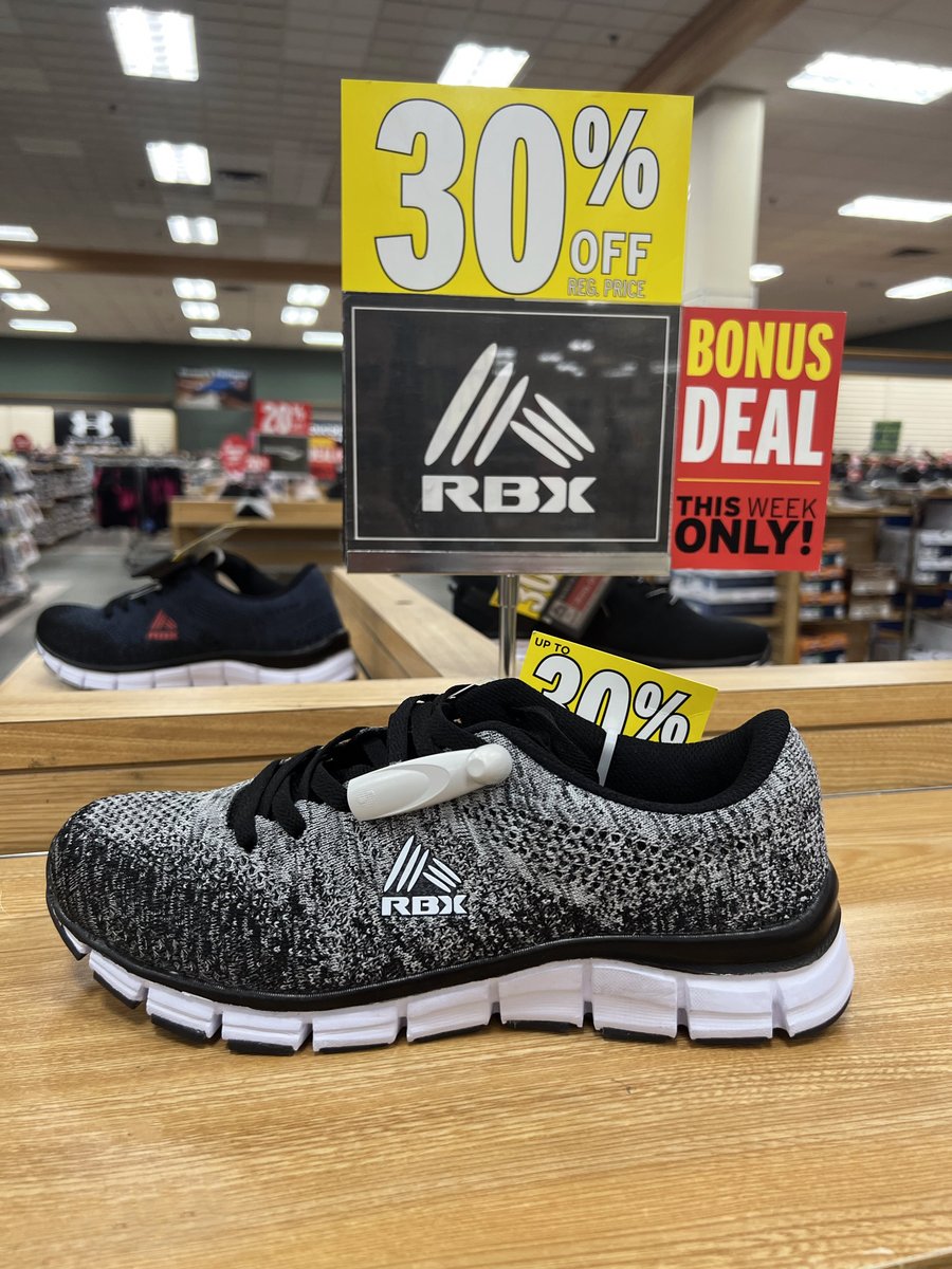 HolyokeMall's tweet photo. Spring shoe sale🥾 at @BobStores https://t.co/klD0ukK4EB