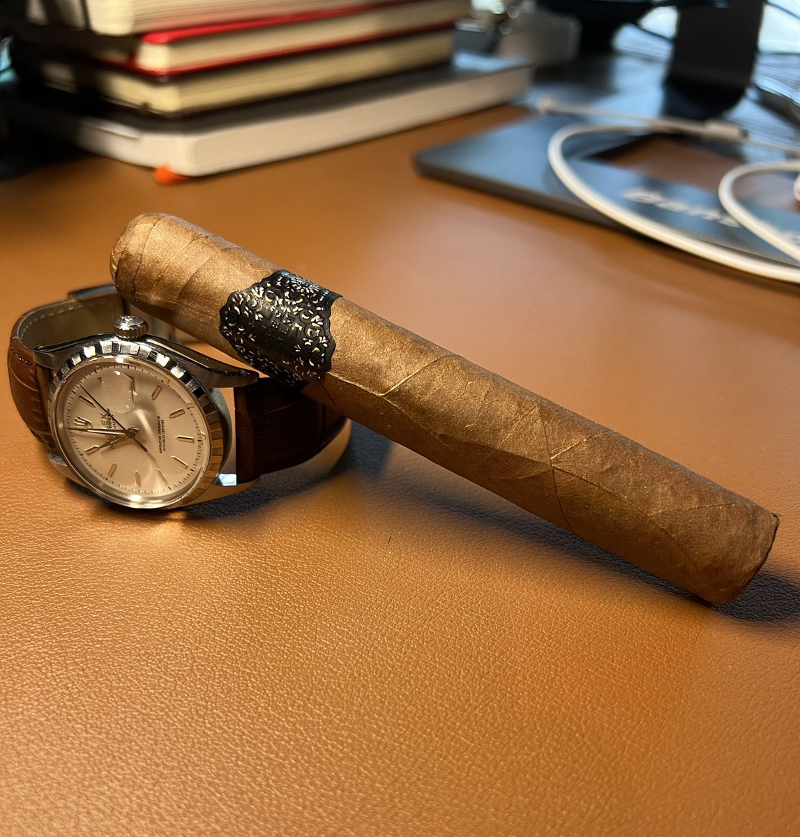 TorqueTobacco's tweet photo. Going to light this #upperrealm #Cigar up tonight at the lounge. Pretty excited. @warpedcigars https://t.co/rfbhxcAC1w