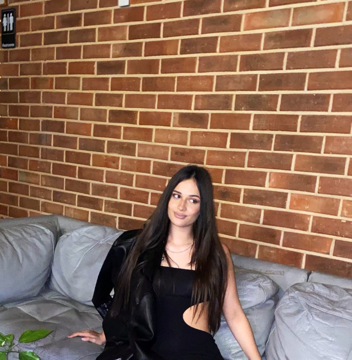 AMANDA LÓPEZ on Twitter: "un título?"