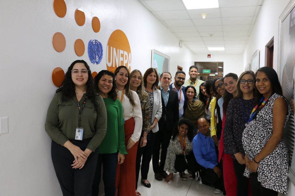 ssottoli's tweet photo. Emocionada de conocer al equipo de @UNFPA_RD y escuchar cómo apoyan al país en fortalecer los sistemas de información, los servicios de salud materna e implementar el Plan Nacional de Reducción del Embarazo Adolescente, entre otras prioridades. @UNFPA https://t.co/69MoA0ERkY