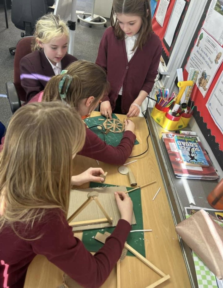 StephC0908's tweet photo. This week in DT Year 6 have been designing and constructing their own Ferris wheels. 🎡 #DTWEEK #yourchildourpriority @AaronLionLearn @LionAcTrust https://t.co/lf6Yy9GIy5