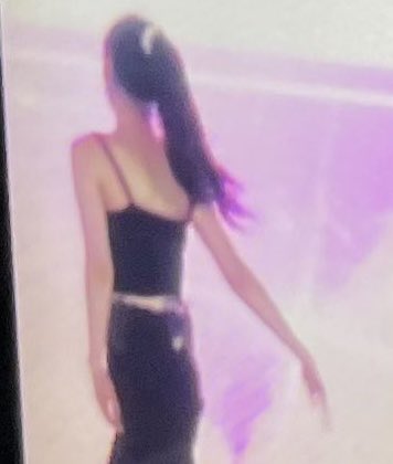 Karina in sleeveless top…HAVE MERCY ON ME