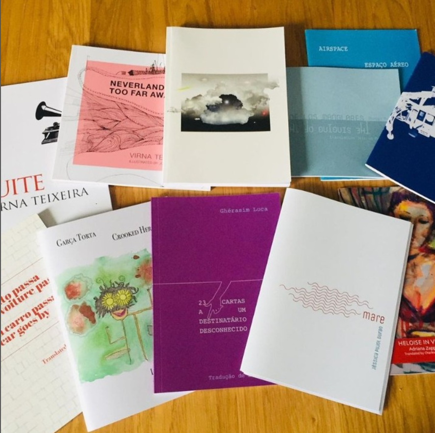 papelderascunho's tweet photo. Comecei editando poesia brasileira em traducao em Londres em 2015. O catalogo da Carnaval Press agora inclui tambem autores estrangeiros https://t.co/DC50x3I6MK #editoraindependente #poesia #brasileira https://t.co/7g7QcPSkc6
