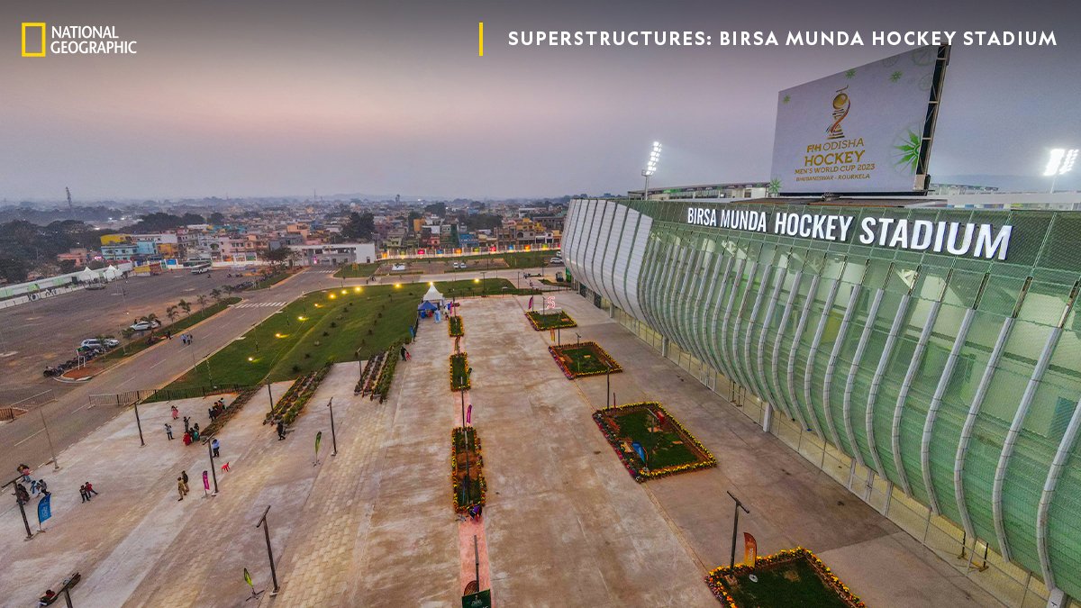 NatGeoIndia's tweet image. When 2,300 construction professionals get together to put in 20 hours of relentless hard work everyday for 15 months, you get to witness the construction of an architectural wonder. 'Superstructures Birsa Munda Hockey Stadium, Rourkela’, 25th Mar, at 7PM, on National Geographic.