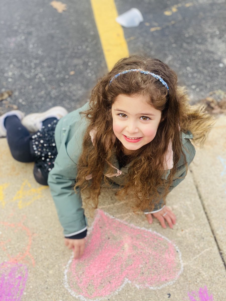 MrsDoyleSD54's tweet photo. Happiness Day 🧡🐸 Sidewalk Chalk Art 🖼️ #wearemuir #sd54 #muirmoments #walkproud #Kindergartenart https://t.co/h1XLXKWXAv