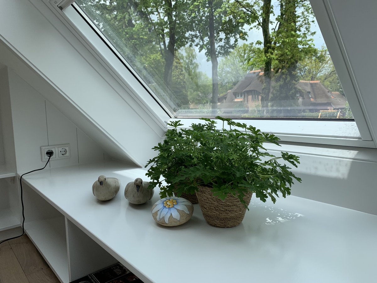Wat ziet deze B&amp;B er leuk en gezellig uit zeg! Aan de rand van het centrum in het pittoreske kunstenaarsdorp Laren bevindt zich B&amp;B Bij Annemarieke. De stijlvol ingerichte accommodatie is gelegen boven een schildersatelier. #bedandbreakfastnl (bit.ly/3ngALOq)