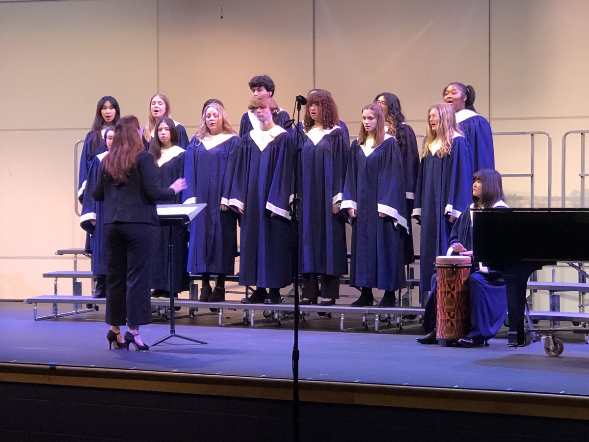 techtimetony's tweet photo. Take Me to the Water with the rejuvenated Urbana High Choir! @UHS_FCPS @FCPS_SVPA @FCPSMaryland #wearevpa https://t.co/iSgQ4yaqv2