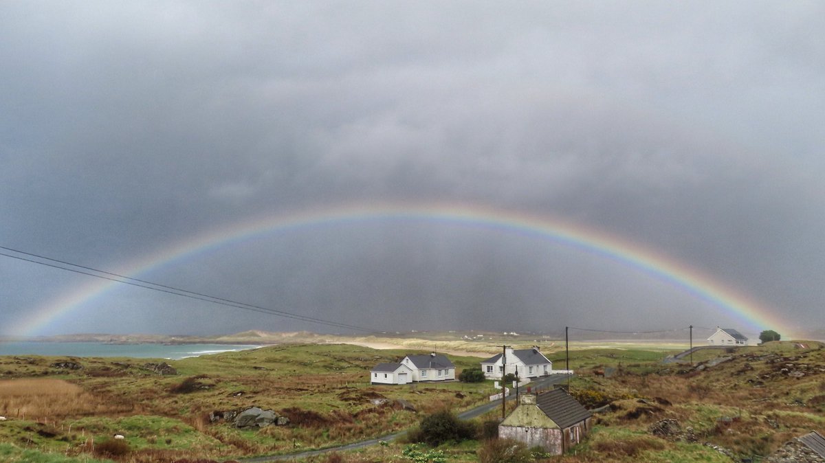 wildswimmer67's tweet photo. Rainbow moments over Braade today n #DonegallabouttheLight #Donegal #ireland #braade #rainbow @DonegalWeatherC @WeatherRTE @MetEireann @idonegal_ @DonegalArts @Donegal_ie @visit_donegal @DonegalA @govisitdonegal #weather @TourismIreland @GoToIreland #carrickfinn https://t.co/u1lxmGdwki