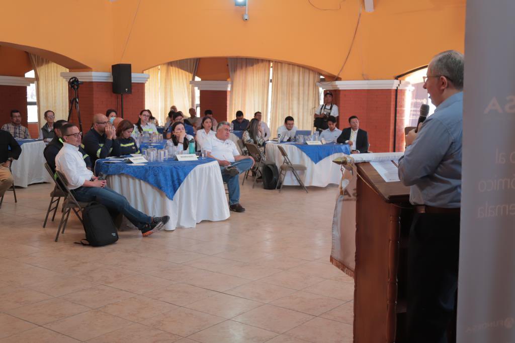 MesaComp_ES's tweet photo. #ICL | @JBenavides9 presenta el Índice de Competitividad Local y los resultados para #Escuintla https://t.co/fR6P5vvZwQ