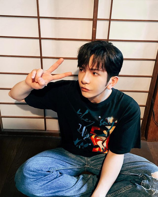 ansonlo_intlfc's tweet photo. 👱🏻‍♂️24.03.23 Instagram Update👶🏻 

💬 Break time during filming of the movie "盗月者" in Japan 🎬

"阿佑" says hi to everyone~

Hi～ 🙋🏻‍♀️🙋🏻‍♂️

#SayingHiTogether

🔗 https://t.co/gtiZZ3xyTx
•
#盧瀚霆 #AnsonLo #mirrorweare
👶🏻♥️👱🏻‍♂️ https://t.co/2rrncY7xXx