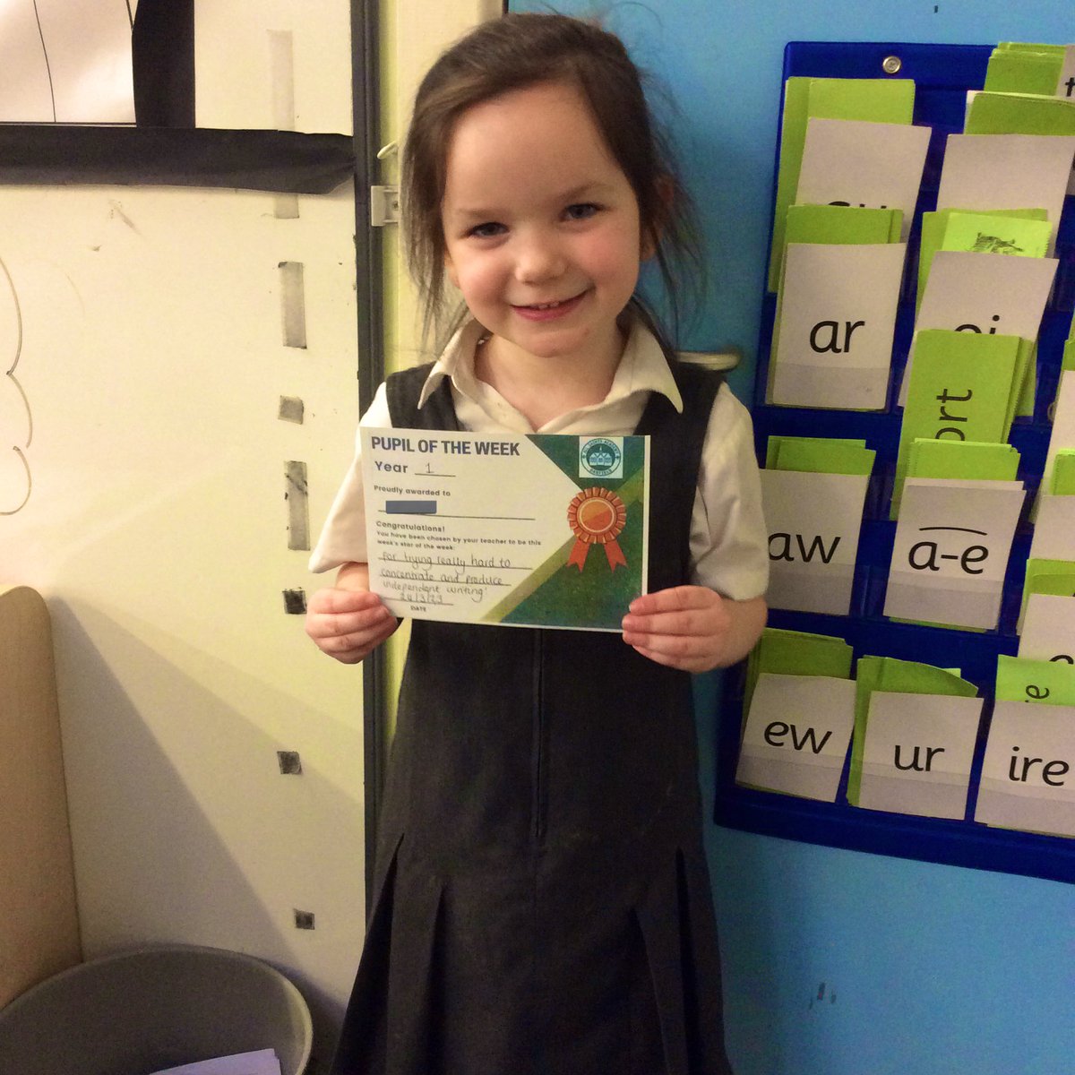 asaleavers28's tweet photo. Our superstar of the week! ⭐️For trying really hard and producing some amazing independent writing! 💚👍 WELL DONE! https://t.co/491a5HZs6w