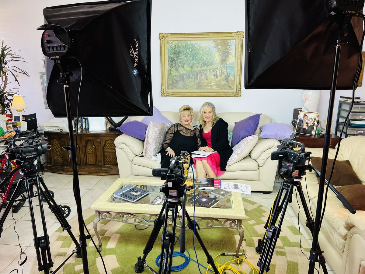gemmawenger's tweet photo. Loved interviewing Hollywood icon Roberta Linn. Roberta talked about working with Shirley Temple, singing as the first Champagne lady on the Lawrence Welk show, receiving an Emmy award, and performing with the Rat Pack! She also talked about her out of body experience! #KXLA #CTN https://t.co/xVxWEF79NF